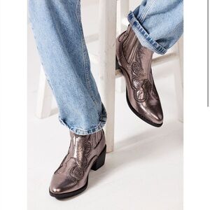 Coconuts by Matisse Metallic Ankle Boots Great condition Size 7.5